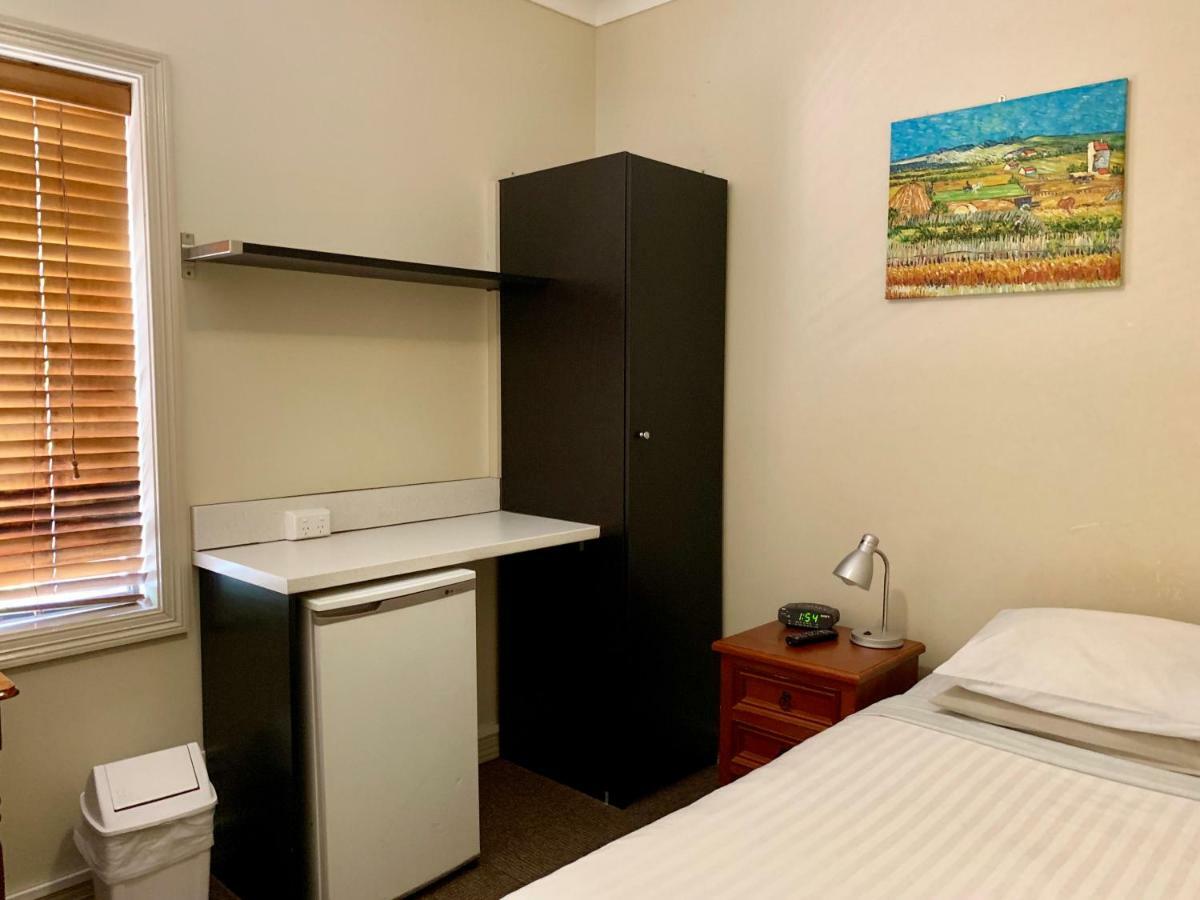 Ashfield Manor Sydney Hotel Bagian luar foto