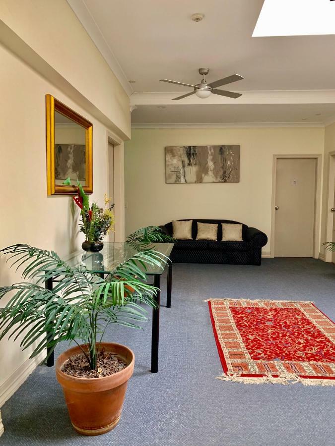 Ashfield Manor Sydney Hotel Bagian luar foto