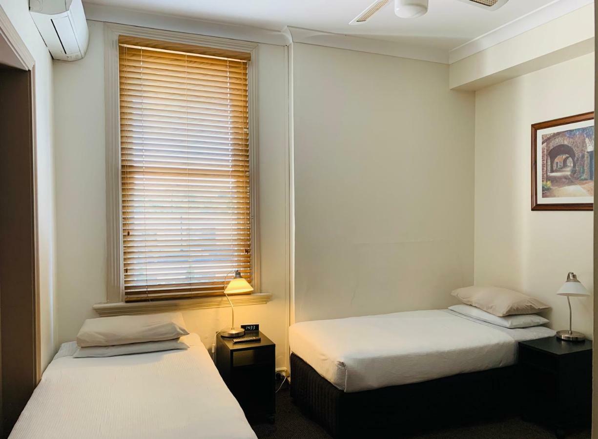 Ashfield Manor Sydney Hotel Bagian luar foto