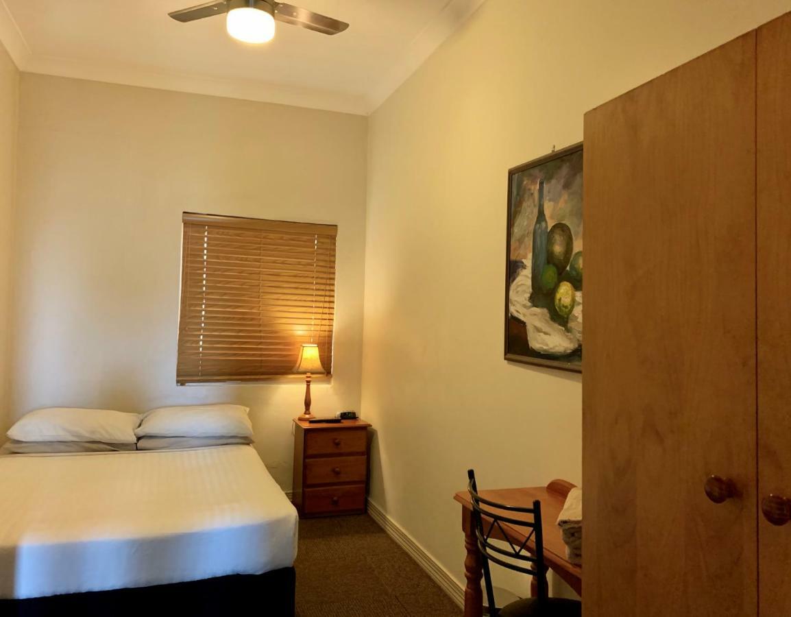 Ashfield Manor Sydney Hotel Bagian luar foto